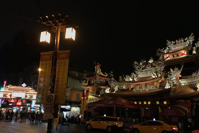 Private Night Tour of Taipei - Taipei 101 from the outside
