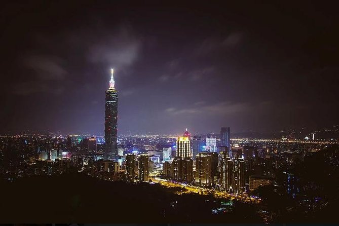 Private Night Tour of Taipei - Elephant Mountain: the evening’s physical challenge