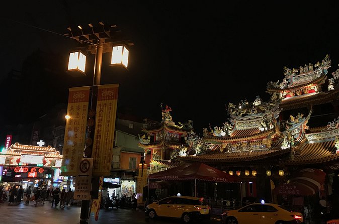 Private Night Tour of Taipei - What the private vehicle adds