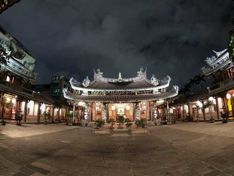 Private Night Tour: Taipei City Highlights - Who gets the best value from the $88 price