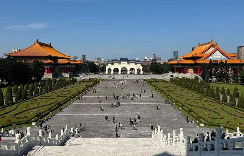 Private Taipei City Layover Tour from TPE Airport - From TPE to Longshan Temple