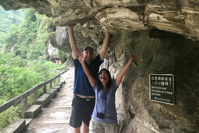 Private Taroko Gorge Day Tour from Hualien with Local Expert - Food, photos, and the value of local advice