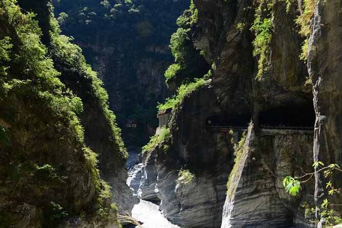 Private Taroko Gorge Day Tour from Hualien with Local Expert - Timing, transport, and practical planning
