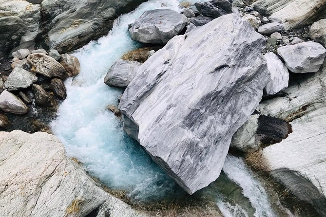 Private Taroko Gorge National Park Day Tour - Xincheng for food and a local pause