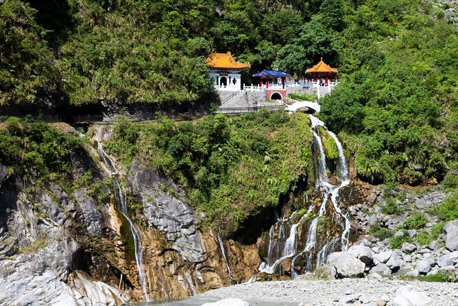 【Private】Taroko National Park (Pickup from Taipei/Yilan/Hualien) - Buluowan Bridge and the recreation area