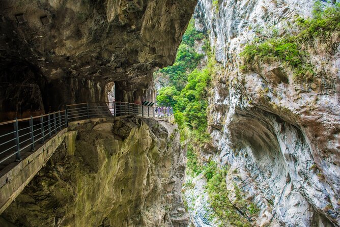 【Private】Taroko National Park (Pickup from Taipei/Yilan/Hualien) - Changchun Shrine and its short trail