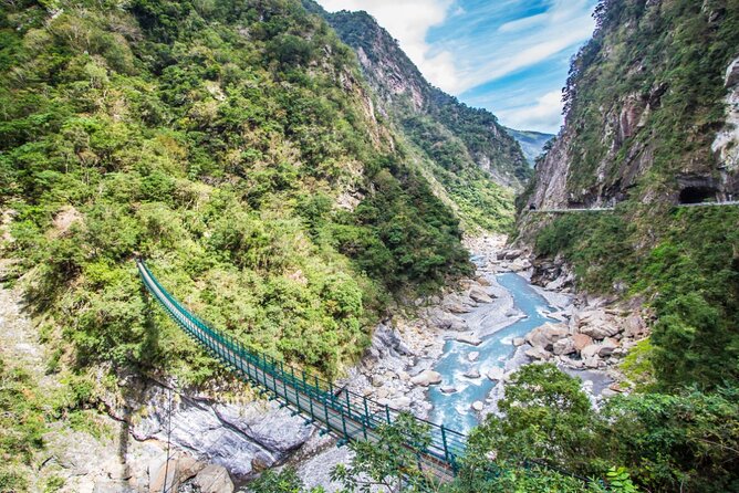 【Private】Taroko National Park (Pickup from Taipei/Yilan/Hualien) - Shakadang Trail and the Liwu River