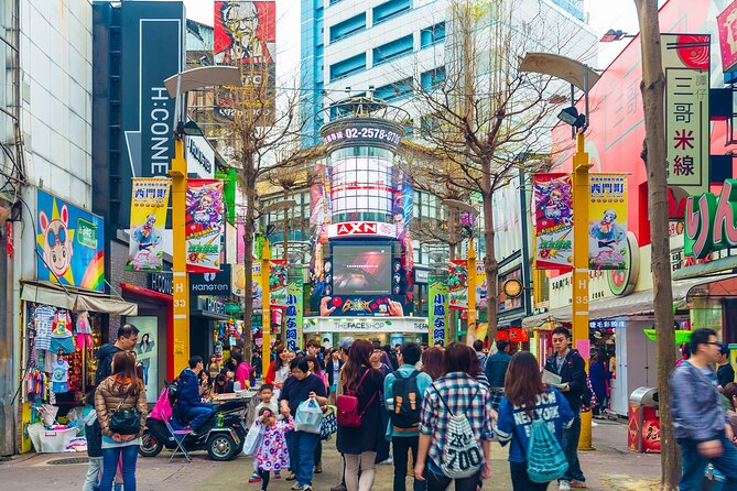 Private Tour: Taipei Timeless Treasures Tour (The Best of Taipei) - Dihua Street, where shopping becomes part of the tour