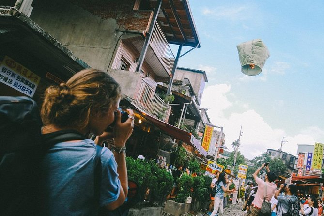 Private Tour to Jiufen, Yehliu Geopark, and Pingxi - Why the private format matters