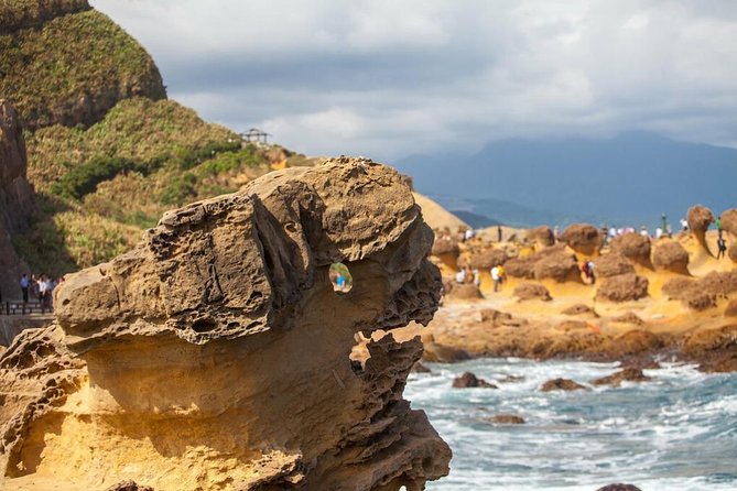 Private Tour to Jiufen, Yehliu Geopark, and Pingxi - Timing is the real decision