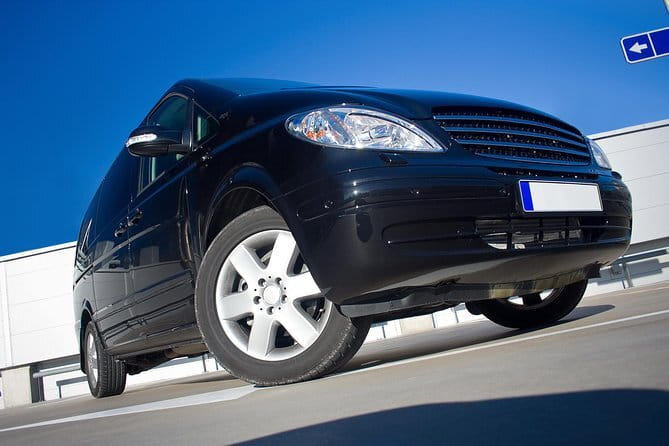Private Transfer from TPE-Taoyuan int. Airport to Taipei City - Child seats and special luggage rules