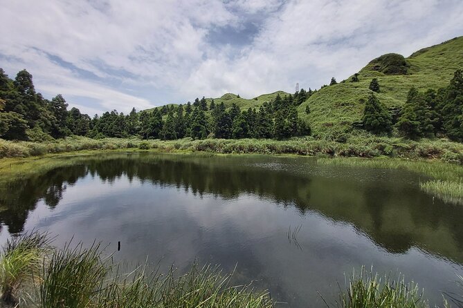 Private Yangmingshan National Park Hiking Day Tour from Taipei - What to pack when there are no shops