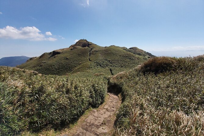 Private Yangmingshan National Park Hiking Day Tour from Taipei - Choosing between the three hiking routes