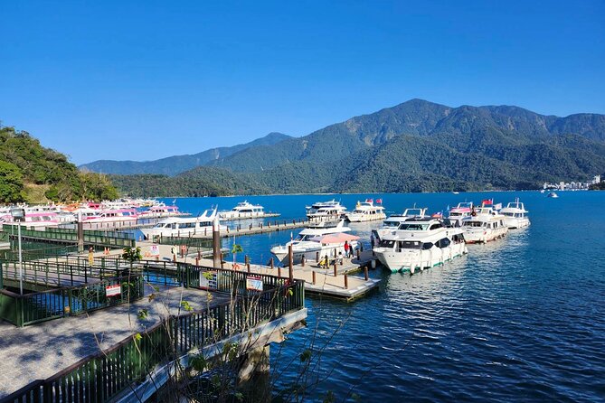 Round Trip Sun Moon Lake Private Tour from Taipei - Xiangshan Visitor Center and the bicycle option