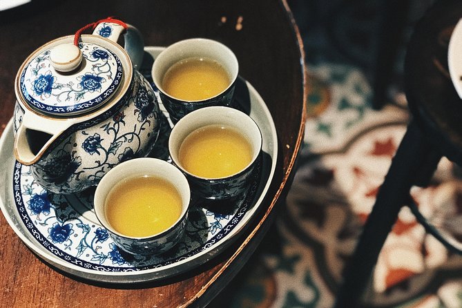 Sip & Savor: Maokong Tea & Shenkeng Stinky Tofu Private Day Tour - Why Maokong and Shenkeng work well together