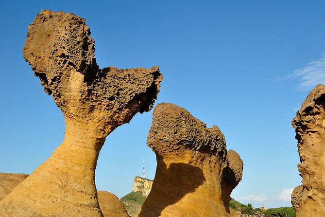 Small-Group Tour: Jiufen, Yehliu Geopark, and Shifen from Taipei - Why this northern Taiwan route works