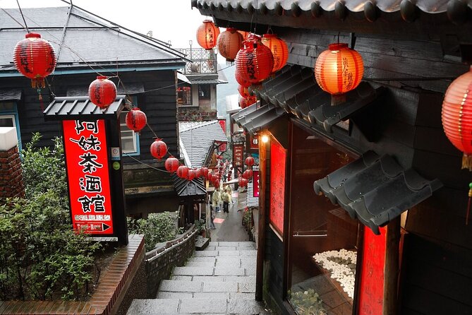 Small-Group: Yehliu, Jiufen & Pingxi Day Tour from Taipei - Shifen Old Street and the sky lantern tradition
