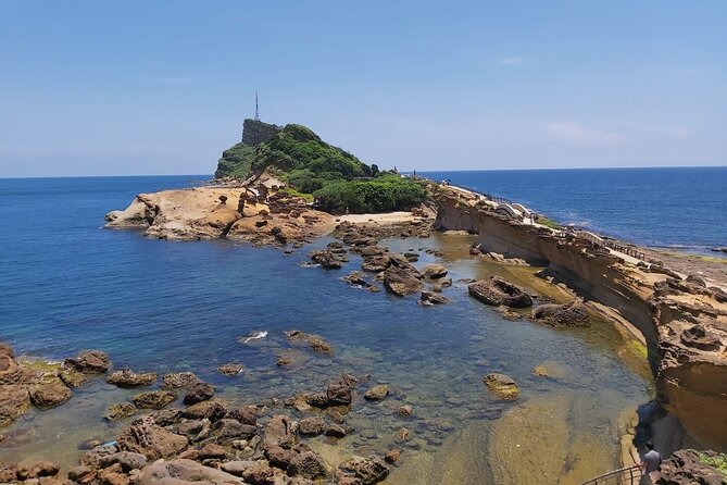 Small-Group: Yehliu, Jiufen & Pingxi Day Tour from Taipei - Transport, group size, and the real value of $85