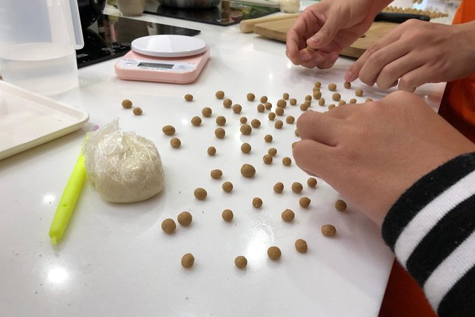 Street Food Cooking Class in Taipei : Gua Bao/Lu Rou Fan/Boba Tea - The instructor and the value of personal help