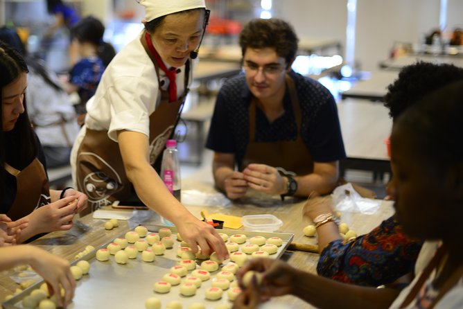 Sweets to Streets: 6Hr Taipei Adventure with Pineapple Cake DIY - Making pineapple cakes instead of only buying them