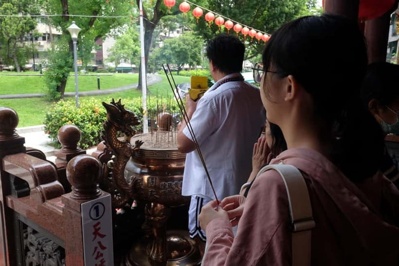 Taipei: 4-Hour Morning City Cycling Tour with Breakfast - The Tamsui Riverside Bikeway