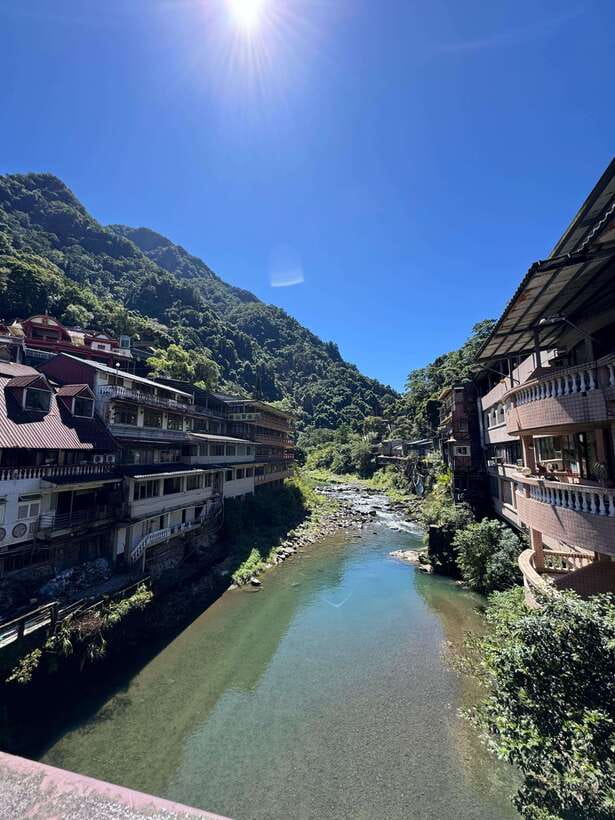 Taipei: 8 Hours Private Day Tour in Wulai with Benz Vito - Key points to know before booking