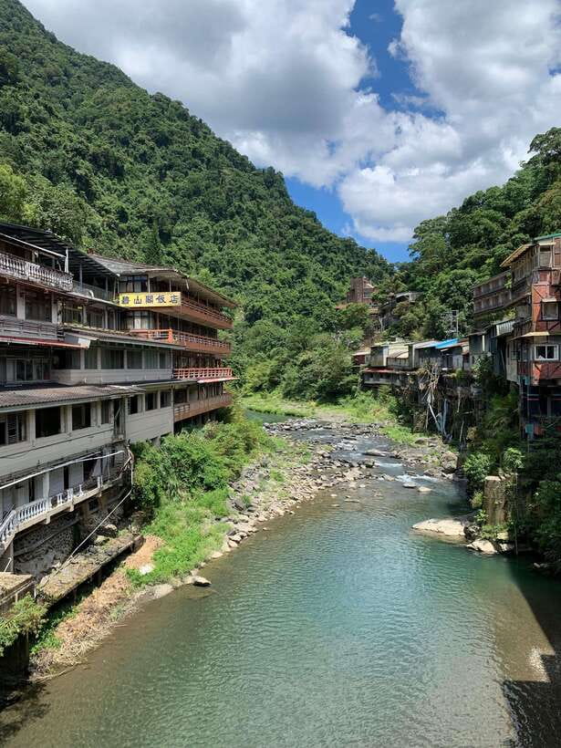 Taipei: 8 Hours Private Day Tour in Wulai with Benz Vito - Lunch with Atayal flavors in Wulai