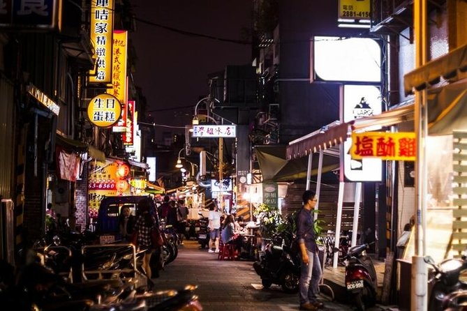 Taipei: Book A Private Local Host For 6 Hrs Customized Experience - Night markets and Taipei street food