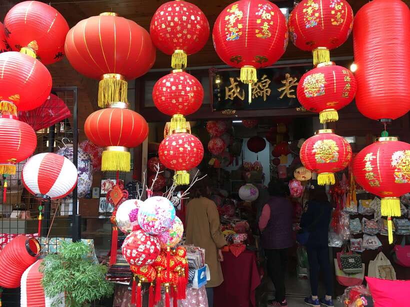 Taipei: Classic Landmarks Day Tour - Transport, guides, and the real value of $65