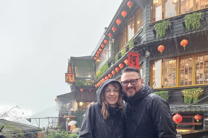 Taipei day tour(northeast coast tour or city tour) MERCEDES VAN - Jiufen’s narrow lanes and snack stops
