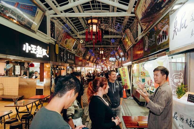 Taipei: Food Tours w/ Top 10 Taiwan Food (Breakfast/Dinner) - Bubble tea explained without the guesswork