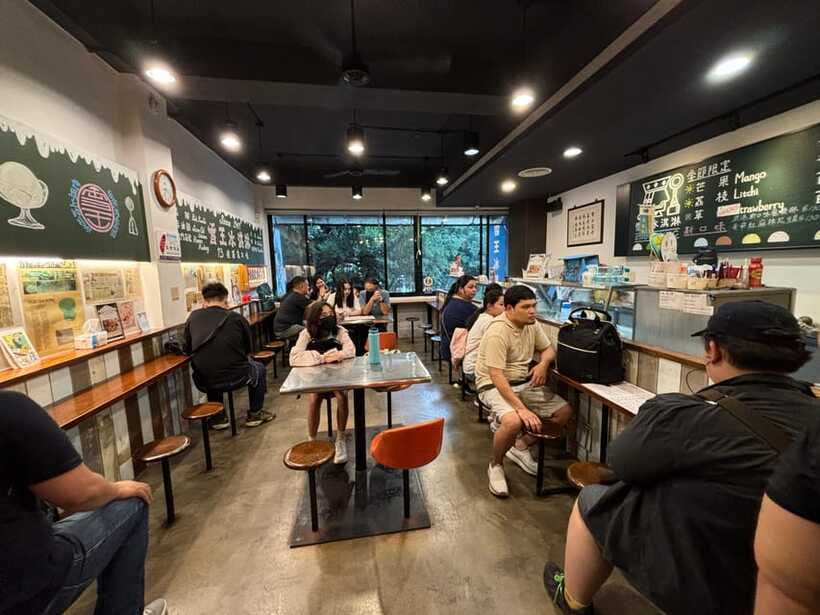 Taipei Foodie + History Walking Tour - Is $45 fair for two hours?