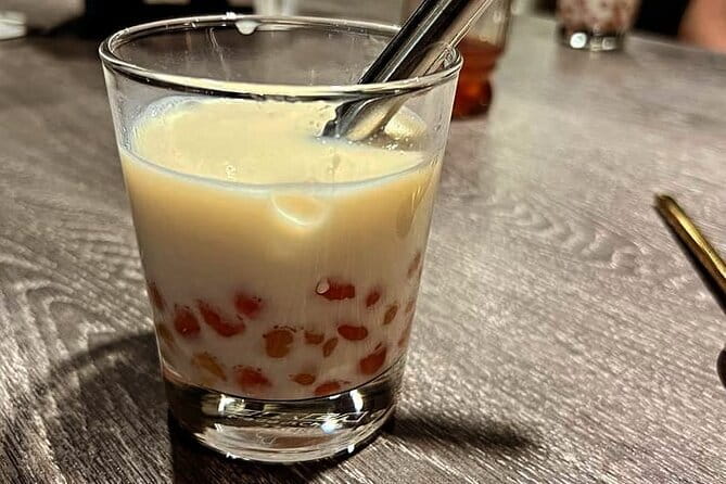 Taipei Fresh Market Tour and Colorful Bubble Tea Making - A market morning with more than a quick photo stop