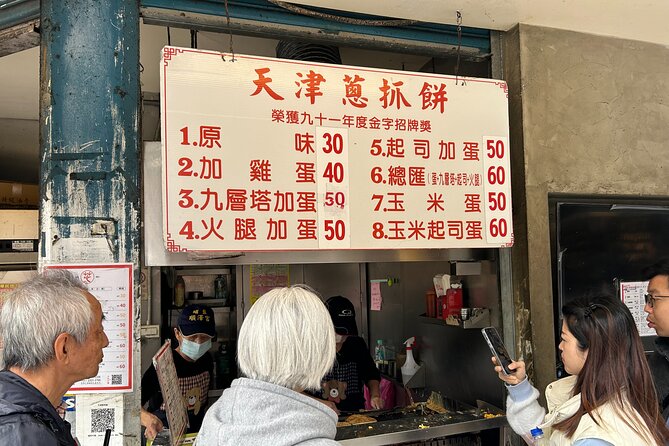 Taipei Hidden Eats, Market & Street Food Tour with 8+ Tastings - Why this food walk works well on a first day in Taipei