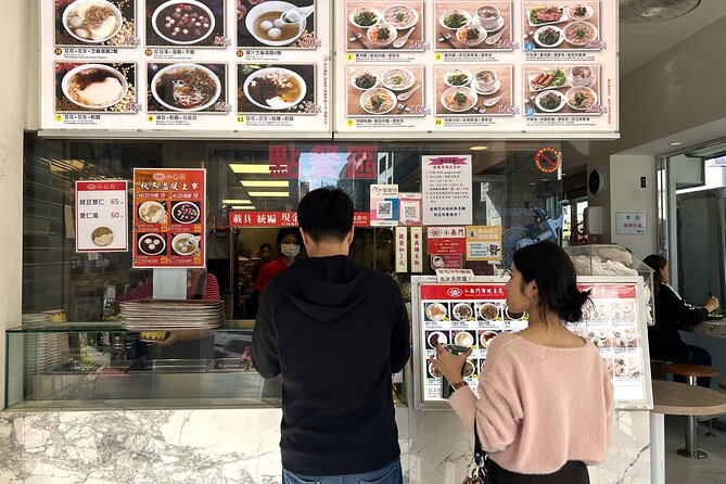 Taipei Hidden Eats, Market & Street Food Tour with 8+ Tastings - Walking through the university district