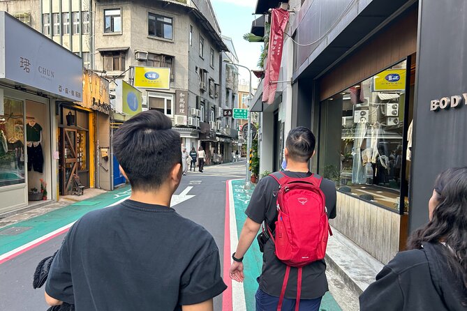 Taipei Hidden Eats, Market & Street Food Tour with 8+ Tastings - Yongkang Street and the tour’s biggest food stretch