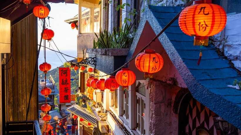 Taipei: Jiufen and Shihfen Half Day Tour - Yin-Yang Sea and the Coast Near the Waterfall