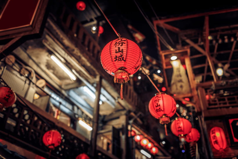 Taipei: Jiufen Night View and Shifen Day Tour - Jiufen after sunset
