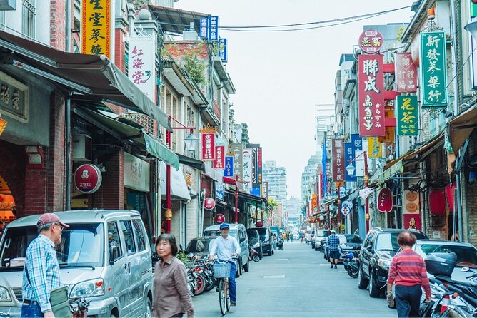 Taipei: Layover Experience With A Local Host - A quiet riverside finish before the airport