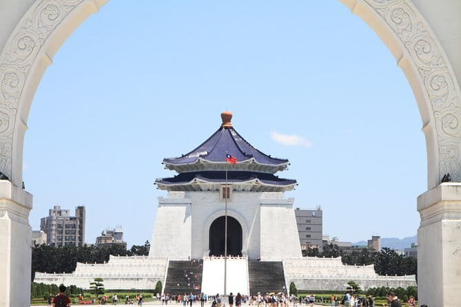 Taipei National Palace Museum Guided Tour - Crowds, pace, and the size of the group