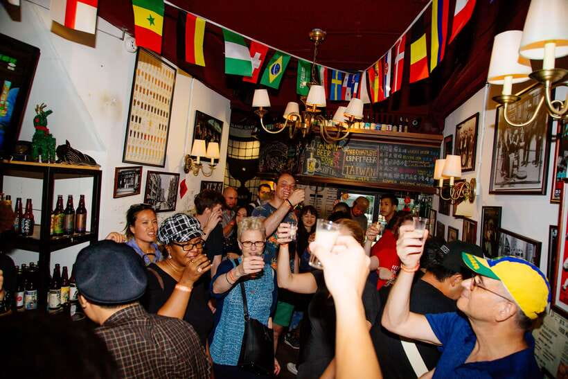 Taipei Nightlife: Taipei Pub Crawls (2 Different Routes) - Practical details that affect your night
