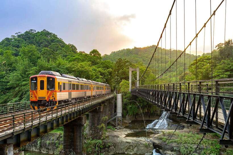Taipei: Northern Taiwan Private Yehliu, Jiufen, & Shifen - Pingxi and the final local stop