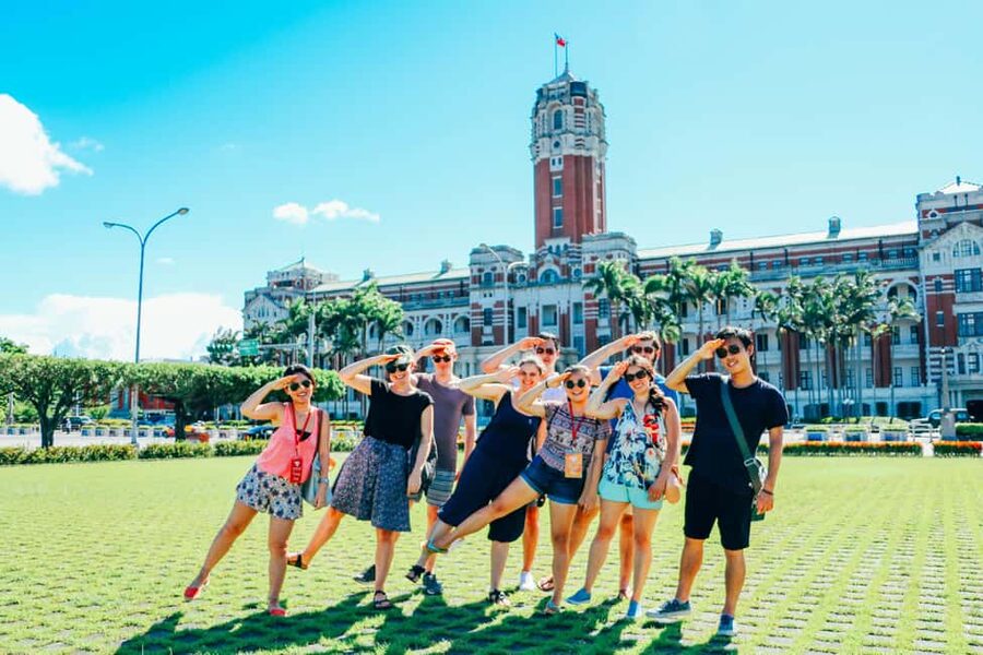 Taipei: Old Town Walking Tour - The National Museum of Taiwan sets the stage