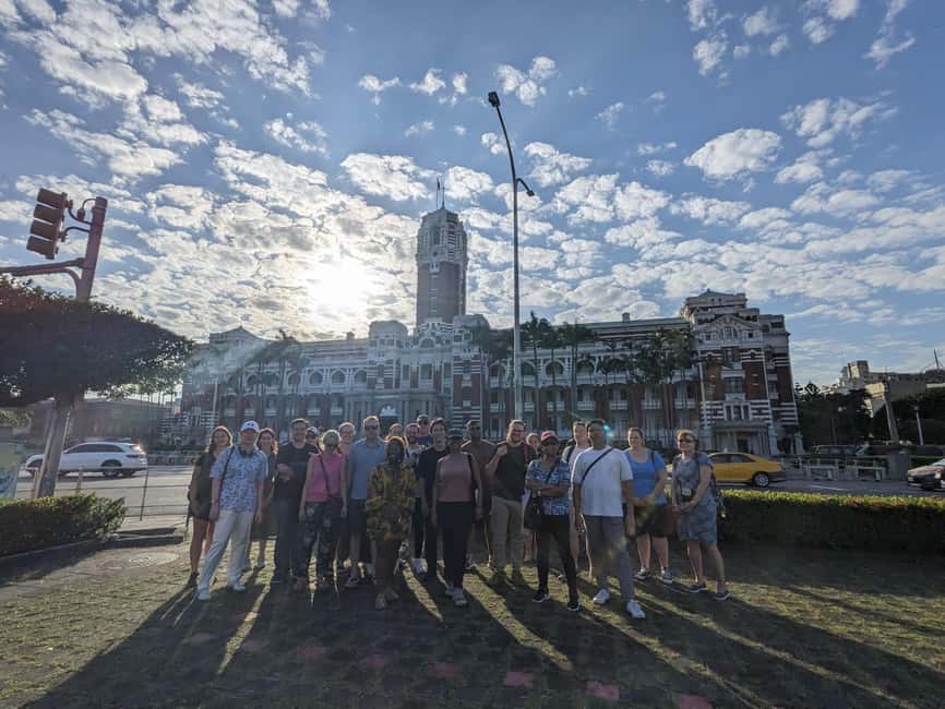 Taipei: Old Town Walking Tour - The Presidential Office and Taipei’s civic center