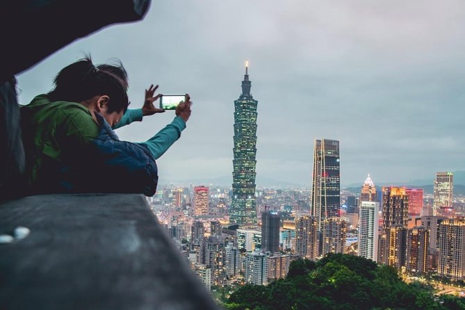Taipei Private Car Charter Tour - What the chauffeurs add to the day