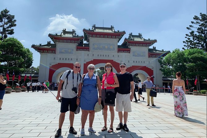 Taipei Private Car Charter Tour - Food, photos, and time off the clock