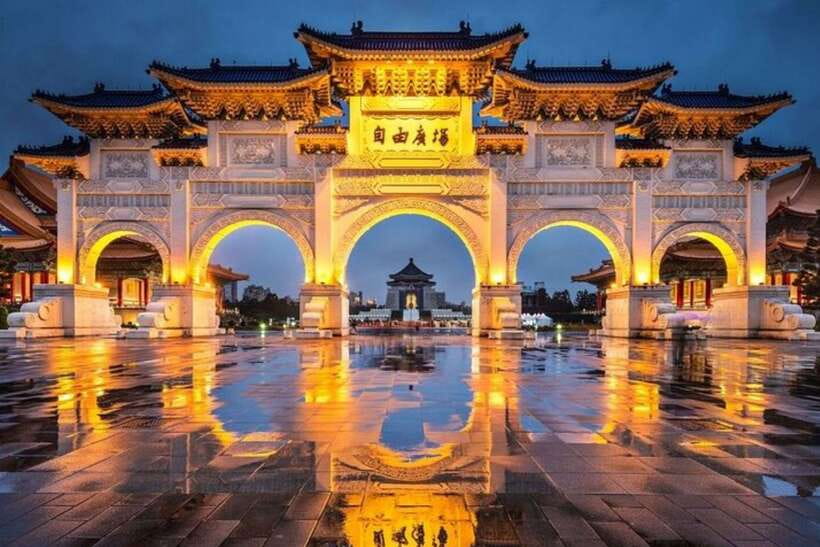 Taipei: Private custom tour with a local guide - Neighborhoods beyond the usual program