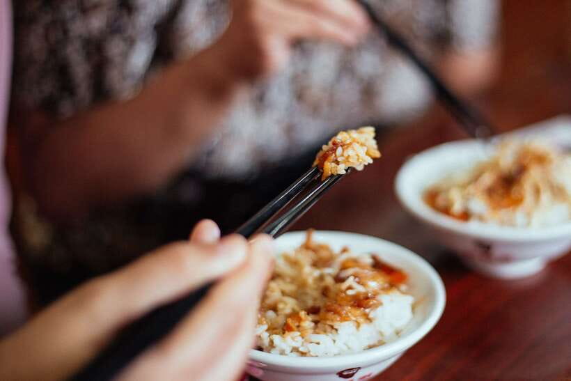 Taipei: Private Food Tour – 10 Tastings with Locals - Mazu Temple, Chiang Kai-shek Memorial Hall, and old city walls