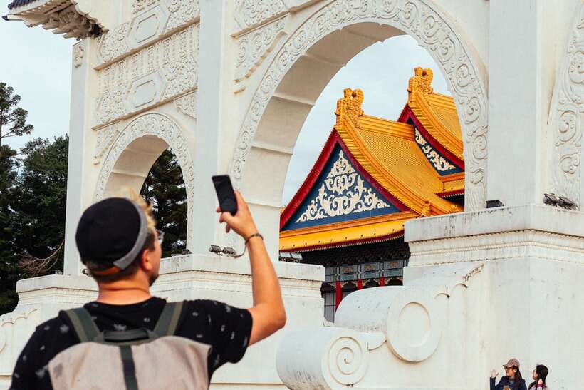 Taipei: Private Tour with Locals – Highlights & Hidden Gems - Should you book the Highlights and Hidden Gems tour?