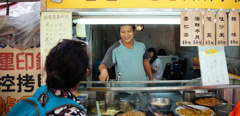 Taipei: Private Tour with Locals – Highlights & Hidden Gems - Maji Market and a taste of local Taipei